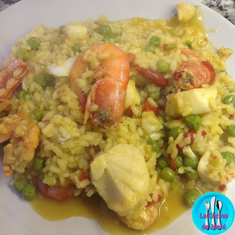 Arroz con merluza y gambas