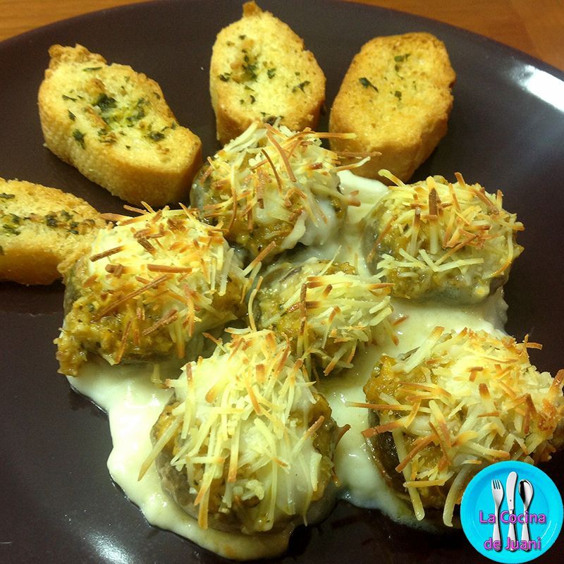 Champiñones rellenos de atún