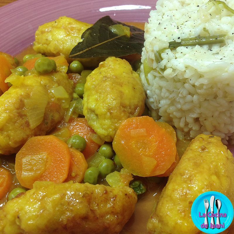 Albóndigas de bacalao con arroz a los ajos