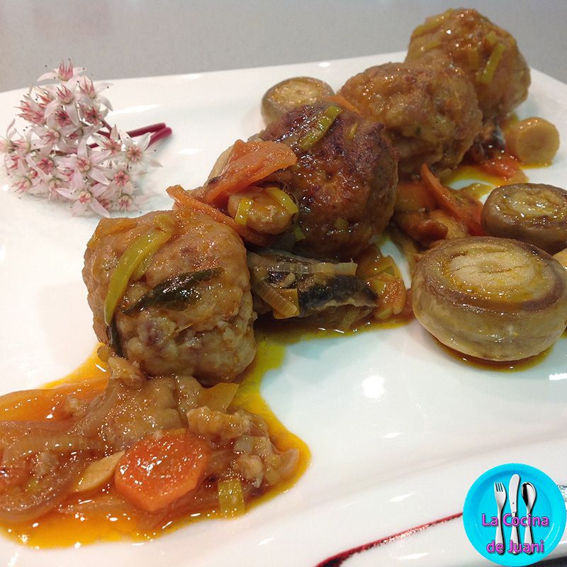 Albóndigas en salsa