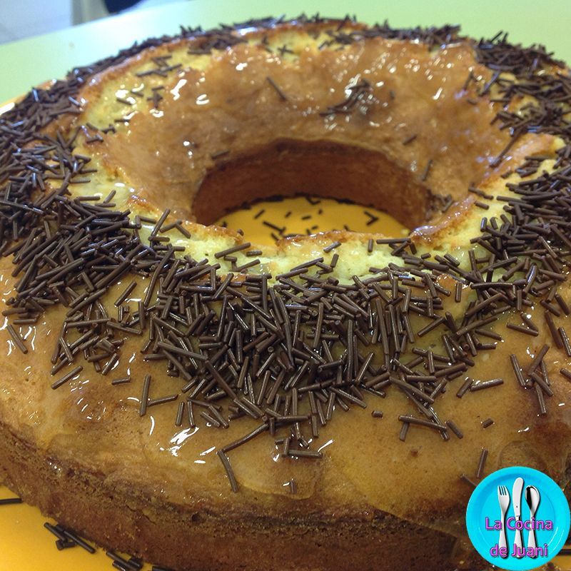 Corona de almendras con virutas de chocolate