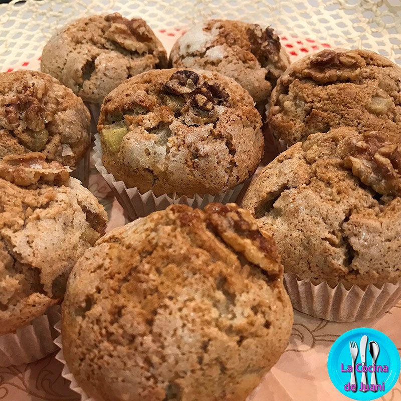 Magdalenas con peras y nueces