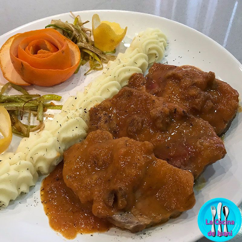 Rustido de cerdo con salsa de cítricos