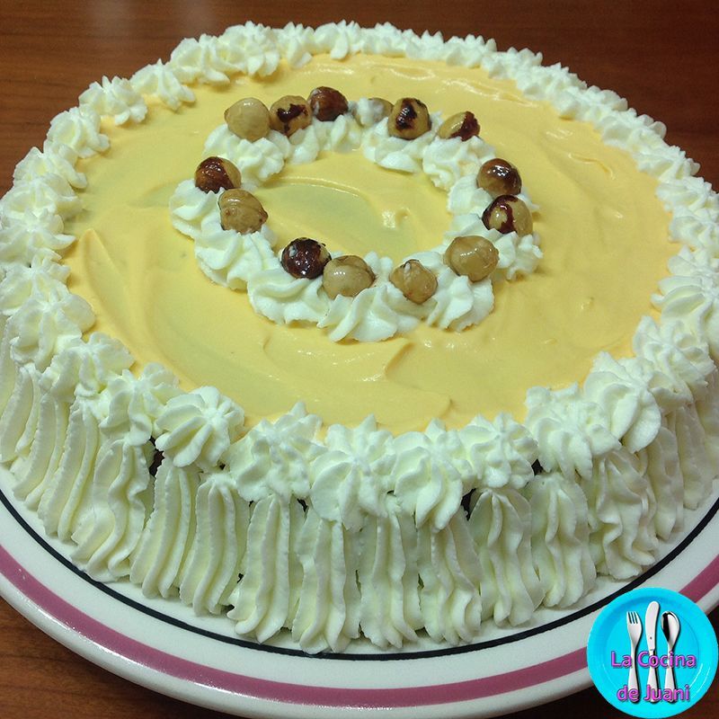 Pastel de frutos secos con cobertura