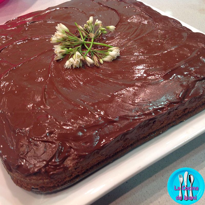 Pastel de chocolate con nueces
