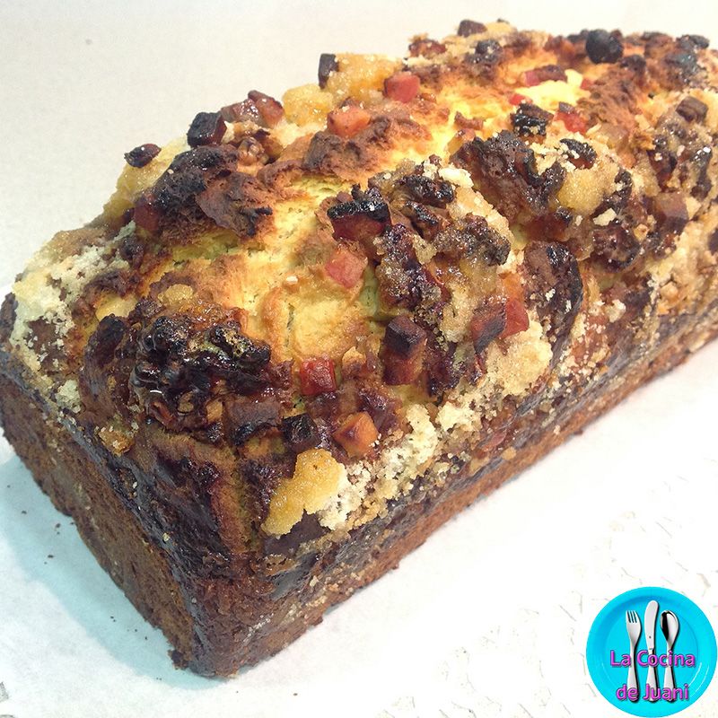 Plum cake de almendras y mazapán