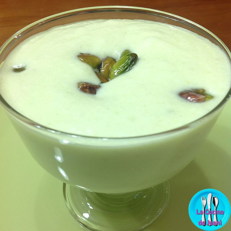 Mousse de turrón de mazapán de pistacho
