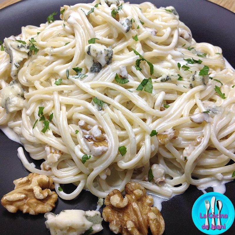Espaguetis al roquefort