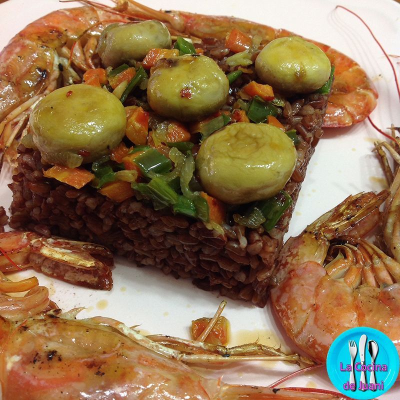 Arroz rojo salvaje con langostinos