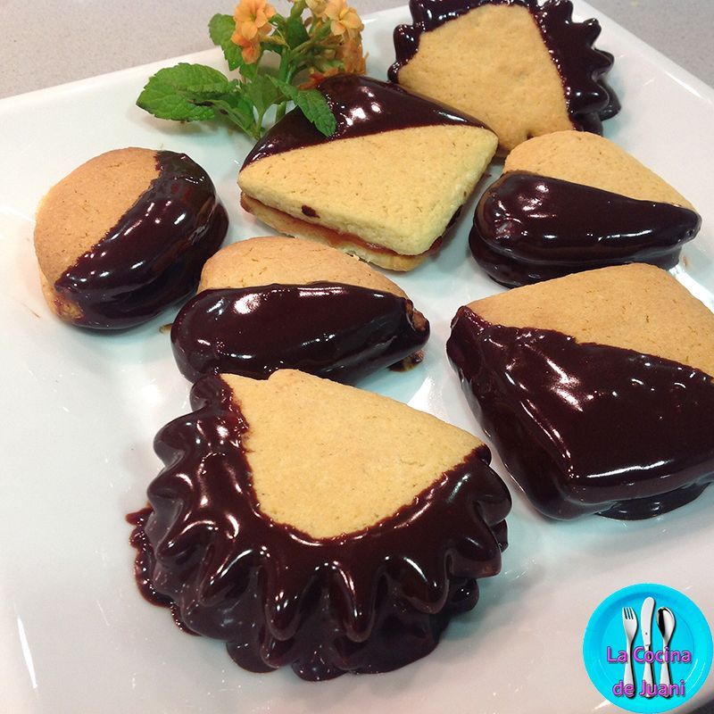 Galletas de chocolate rellenas