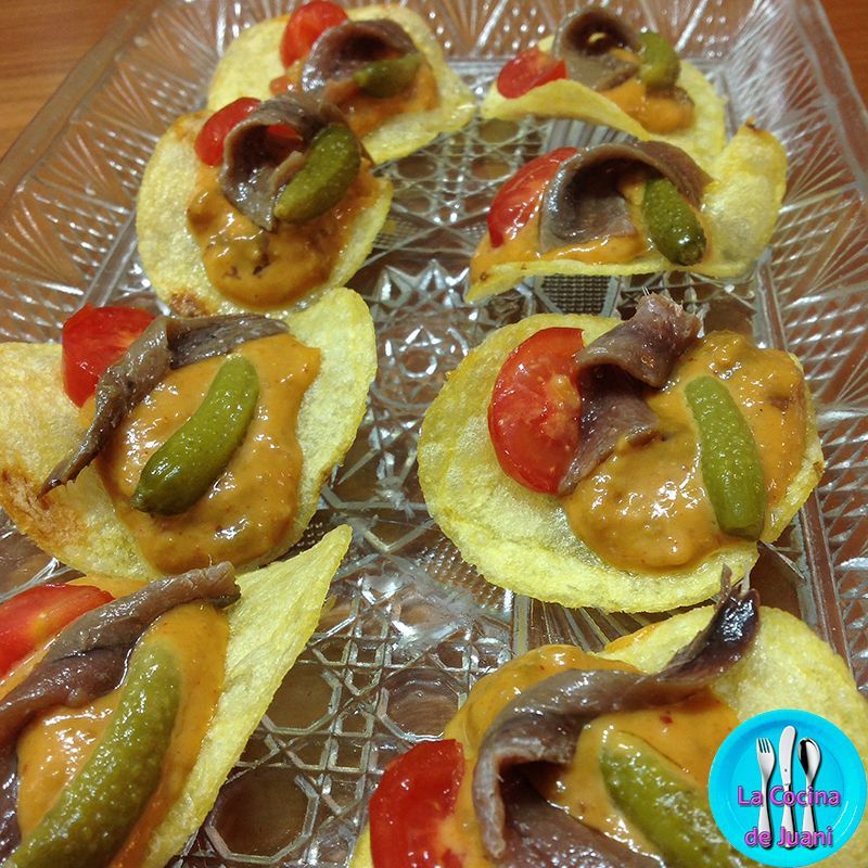 Canapé de patata y romesco