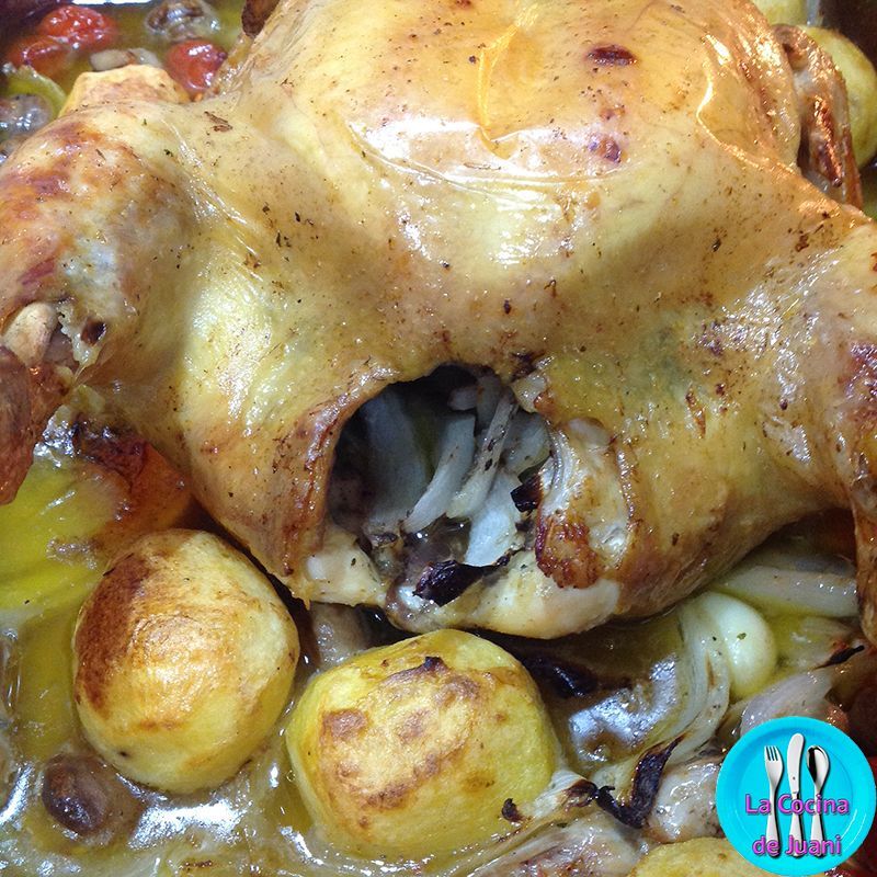 Pollo horneado con patatas y champiñones