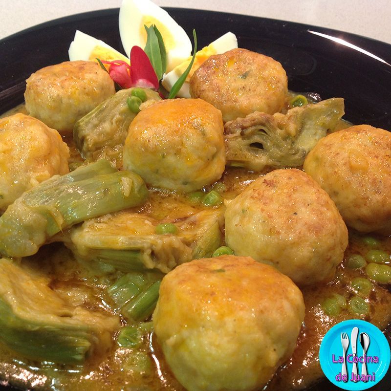 Albóndigas de pollo con alcachofas