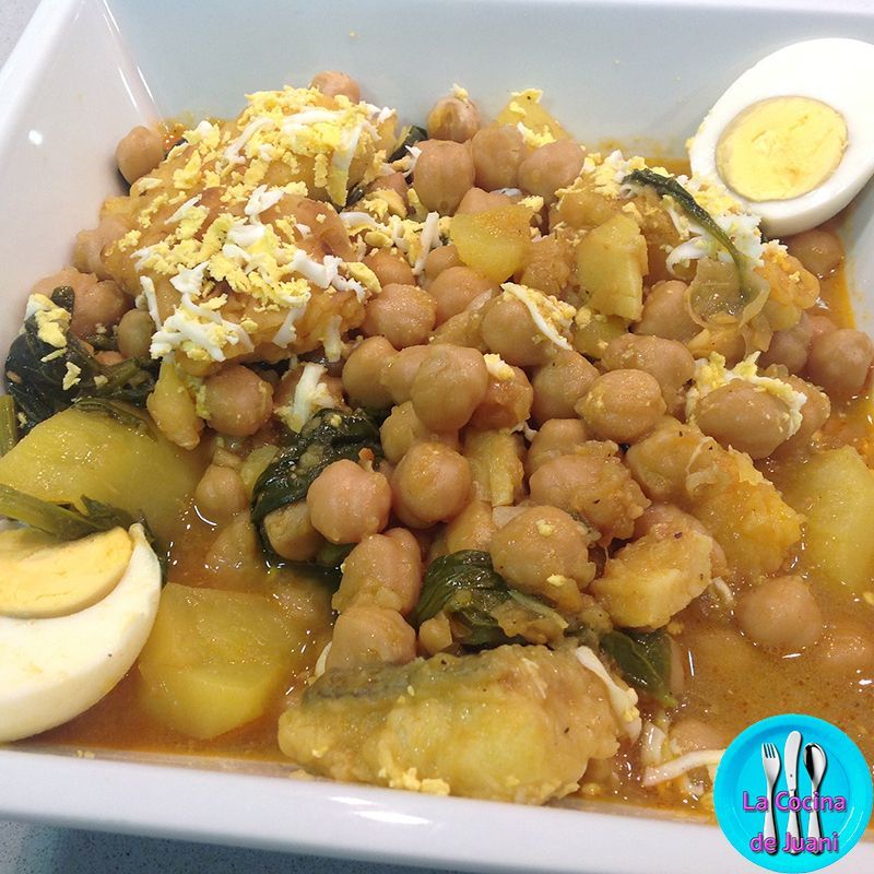 Garbanzos con bacalao y espinacas