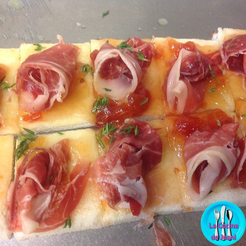 Canapés de jamón serrano