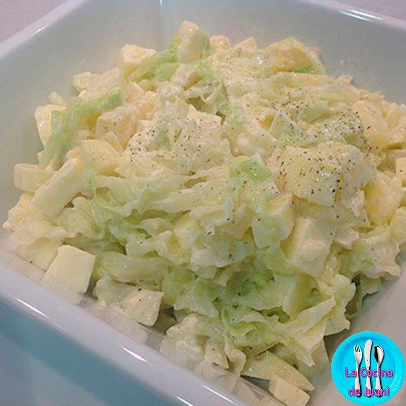 Ensalada de col y manzana
