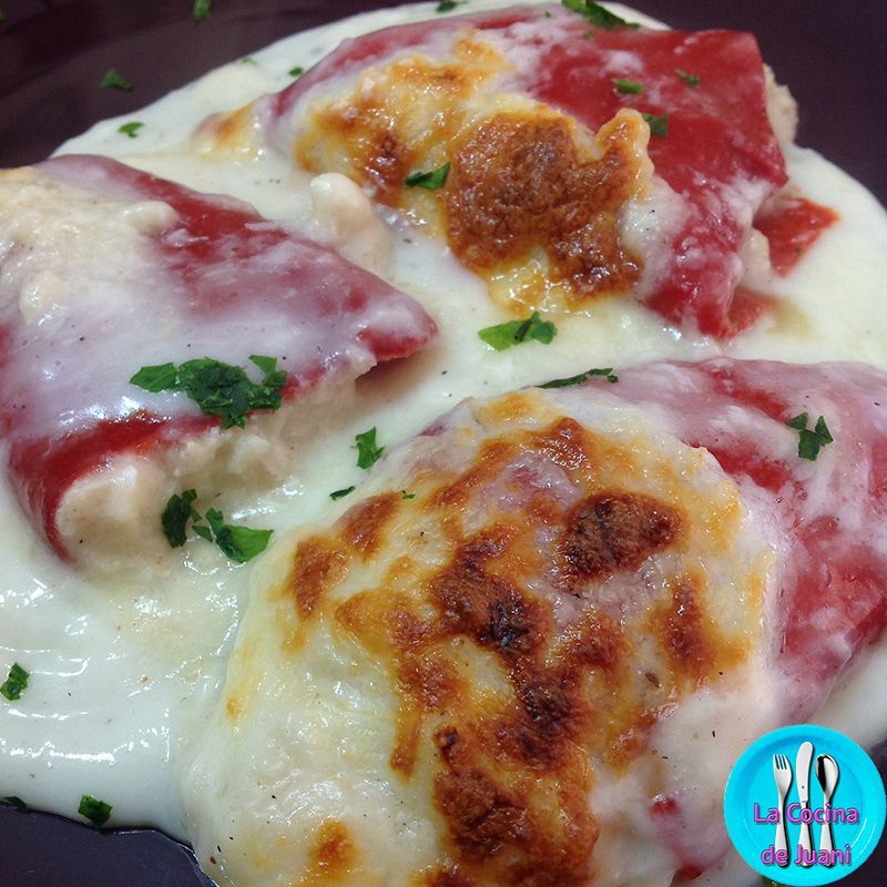 Piquillos de merluza con bechamel