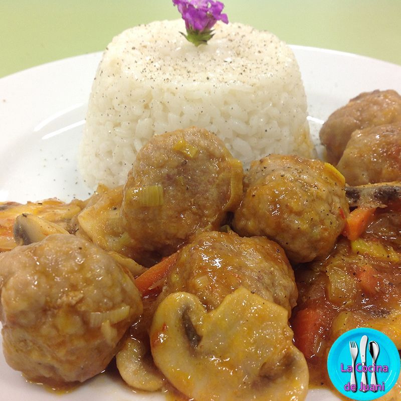Albóndigas en salsa con setas