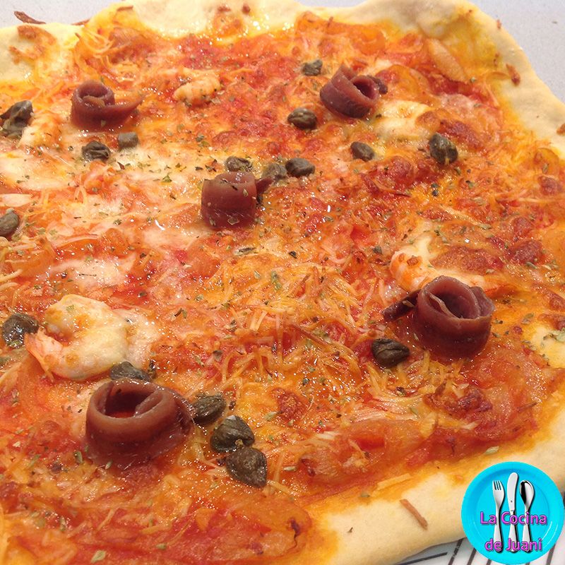 Pizza de anchoas y gambas