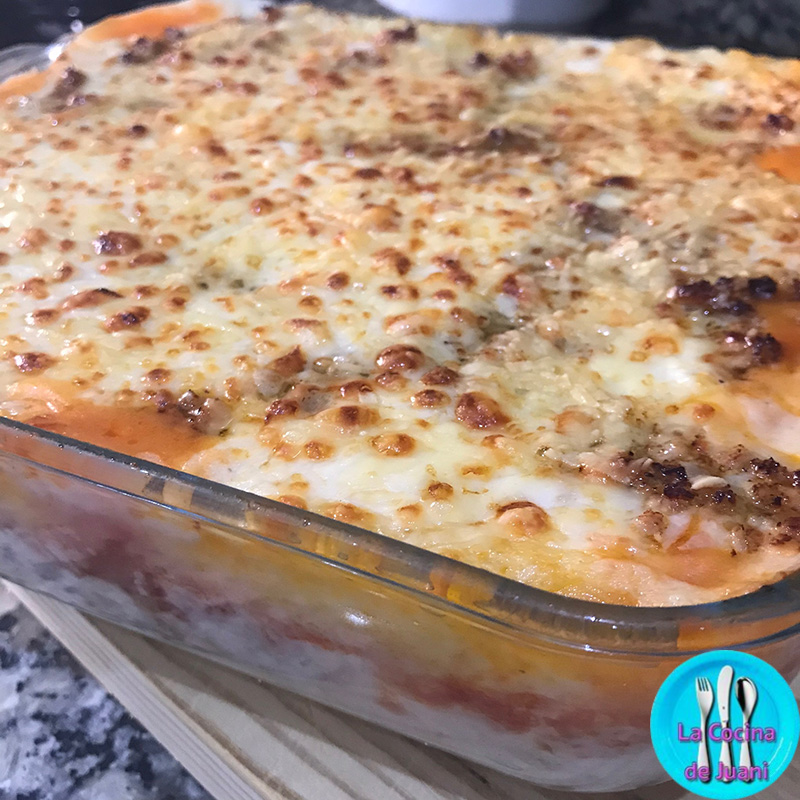Lasaña con carne y jamón