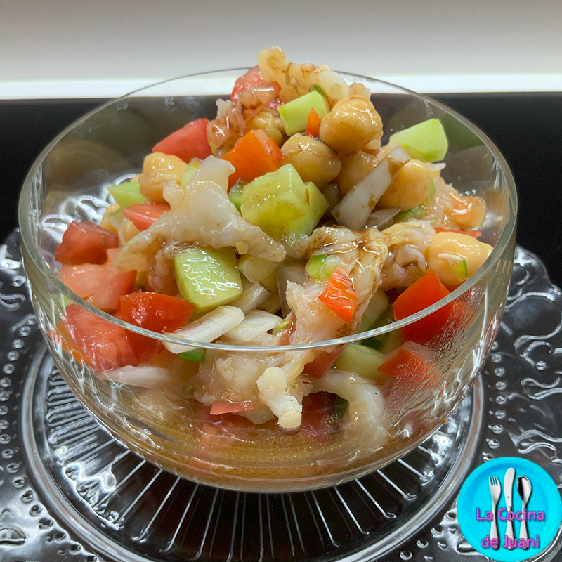 Salpicón de bacalao y garbanzos