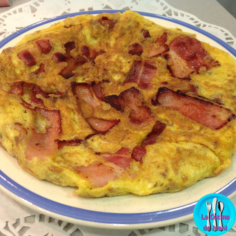 Tortilla de beicon y cebolla